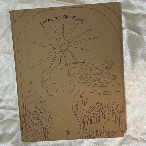 Vintage Living on the Earth - Picture 9 of 9